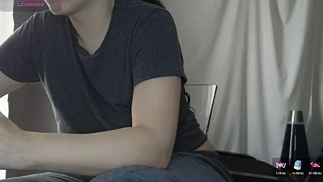 Mia G0ld online show from January 12, 1:27 pm