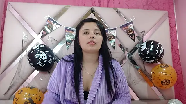 Snapshot of nathaly_low1 chatting on October 9, 3:04 am nathaly low1 online show from October 9, 3:04 am
