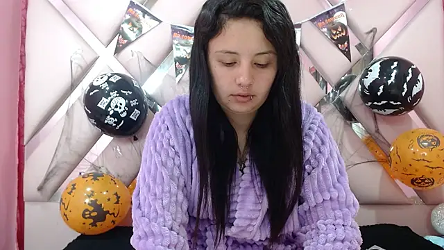 Snapshot of nathaly_low1 chatting on October 16, 3:07 am nathaly low1 online show from October 16, 3:07 am