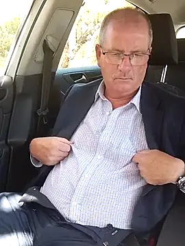 stiffandlubedxh online show from March 5, 2:36 am