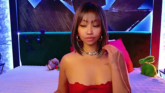 ElyaQuinn online show from April 1, 1:41 pm