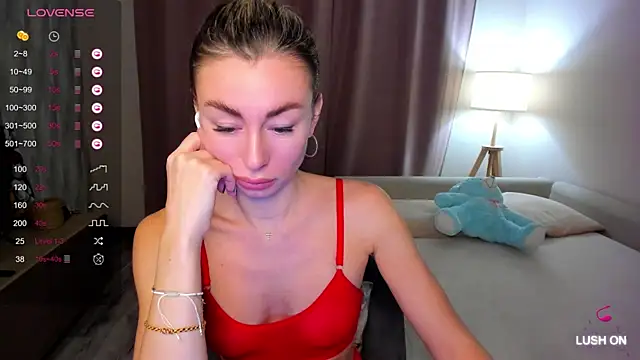 Snapshot of DannaEvan chatting on January 12, 2:35 am DannaEvan online show from January 12, 2:35 am