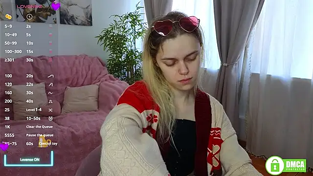 lady bellaa online show from October 19, 6:47 am