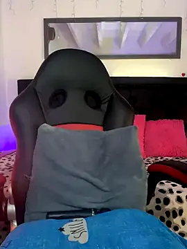 lonely shewolf online show from November 26, 4:08 pm