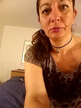 AnyaBest online show from January 3, 8:10 am