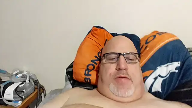 Snapshot of Bigbear0563 chatting on January 14, 8:26 pm Bigbear0563 online show from January 14, 8:26 pm