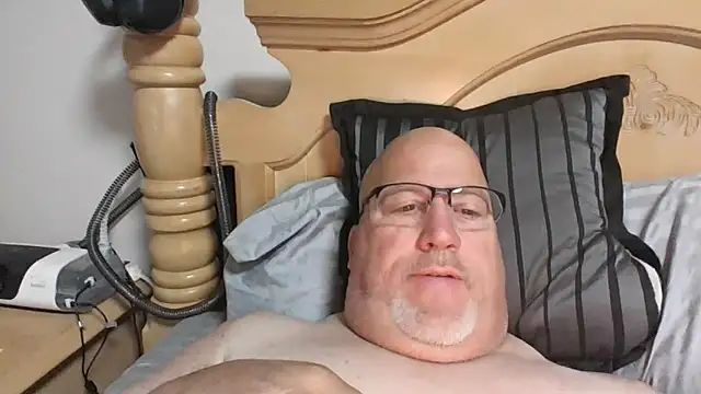 Snapshot of Bigbear0563 chatting on October 13, 4:07 pm Bigbear0563 online show from October 13, 4:07 pm