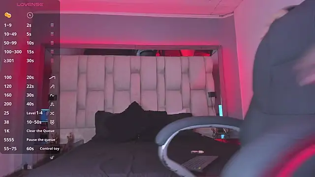 Emmily Savage online show from January 11, 4:16 am