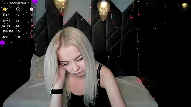 StephanieSweety online show from December 27, 5:59 pm