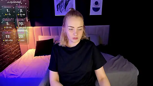 StephanieSweety online show from March 1, 5:48 pm