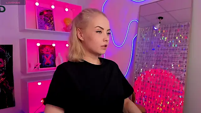 StephanieSweety online show from May 21, 6:26 pm