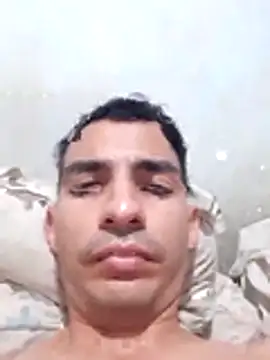 Snapshot of manuel202332 chatting on December 26, 1:29 am manuel202332 online show from December 26, 1:29 am