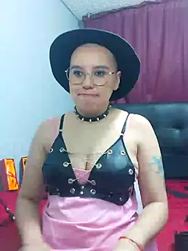 Snapshot of TamySweetness chatting on December 21, 1:58 am TamySweetness online show from December 21, 1:58 am