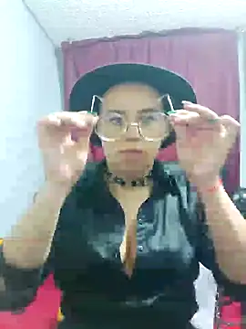 Snapshot of TamySweetness chatting on December 21, 10:30 pm TamySweetness online show from December 21, 10:30 pm