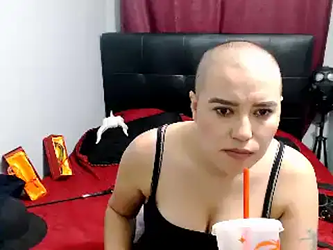 Snapshot of TamySweetness chatting on December 23, 10:55 pm TamySweetness online show from December 23, 10:55 pm