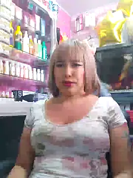 Snapshot of TamySweetness chatting on February 4, 2:21 pm TamySweetness online show from February 4, 2:21 pm