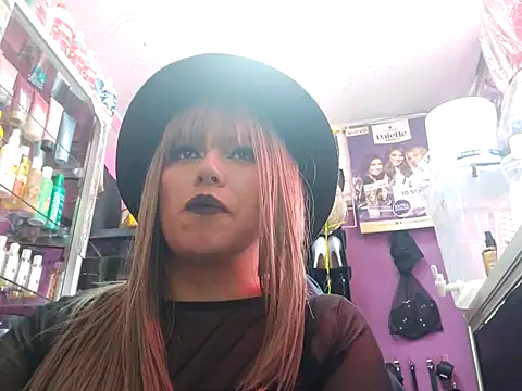 Snapshot of TamySweetness chatting on February 7, 4:35 pm TamySweetness online show from February 7, 4:35 pm
