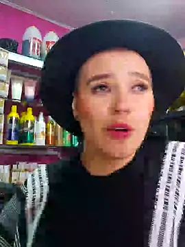 Snapshot of TamySweetness chatting on February 16, 5:26 pm TamySweetness online show from February 16, 5:26 pm