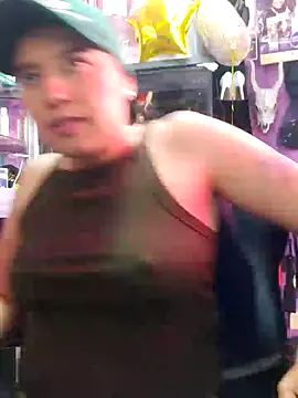 Snapshot of TamySweetness chatting on February 18, 3:21 pm TamySweetness online show from February 18, 3:21 pm