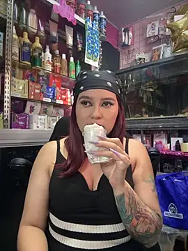 Snapshot of TamySweetness chatting on October 1, 6:47 pm TamySweetness online show from October 1, 6:47 pm