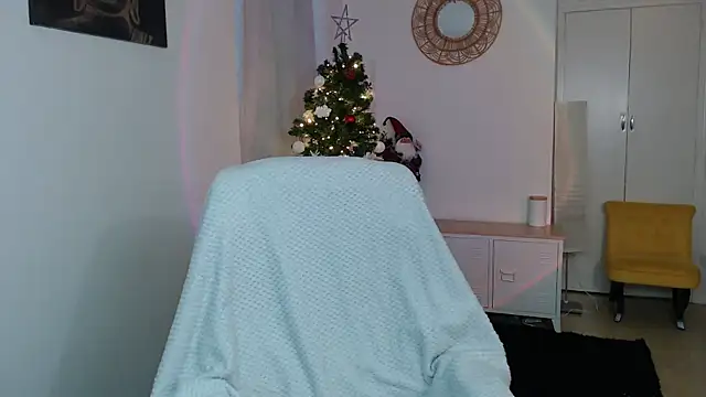 Crystal-dreamt online show from December 18, 9:48 am