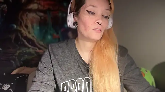 Snapshot of FRRANNKIE chatting on March 29, 9:37 pm FRRANNKIE online show from March 29, 9:37 pm