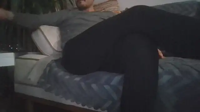 reslerkek31 online show from March 11, 8:26 pm