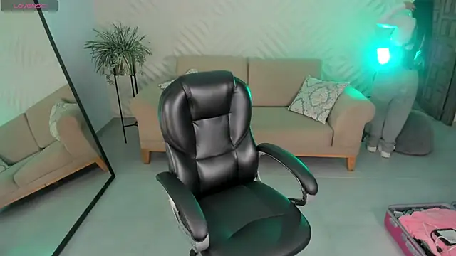 MileyCruz  online show from February 19, 9:55 pm