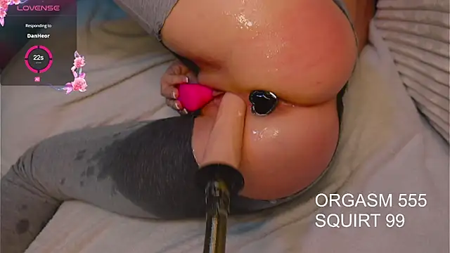 Snapshot of Alissaasex chatting on February 4, 1:17 pm Alissaasex online show from February 4, 1:17 pm