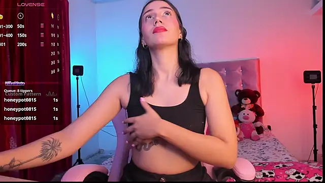 Snapshot of LucianaCarter chatting on December 21, 8:21 am LucianaCarter online show from December 21, 8:21 am