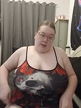 Sexycurvyemilyy online show from June 20, 9:17 pm