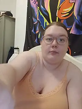 Sexycurvyemilyy online show from July 8, 9:30 pm