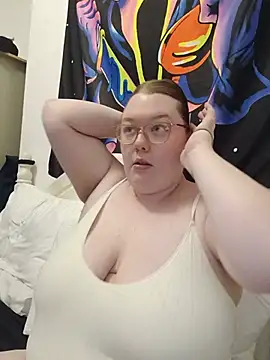 Sexycurvyemilyy online show from July 9, 9:52 pm
