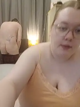 Sexycurvyemilyy online show from July 26, 7:21 pm