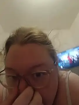Sexycurvyemilyy online show from August 1, 9:46 pm