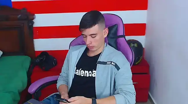 Snapshot of DEIBY_BABY chatting on December 6, 2:02 am DEIBY BABY online show from December 6, 2:02 am