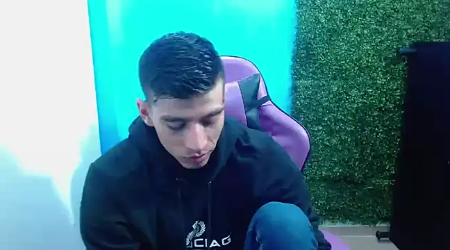 Snapshot of DEIBY_BABY chatting on December 14, 11:12 pm DEIBY BABY online show from December 14, 11:12 pm