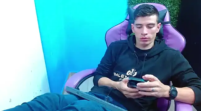 Snapshot of DEIBY_BABY chatting on December 15, 2:52 am DEIBY BABY online show from December 15, 2:52 am