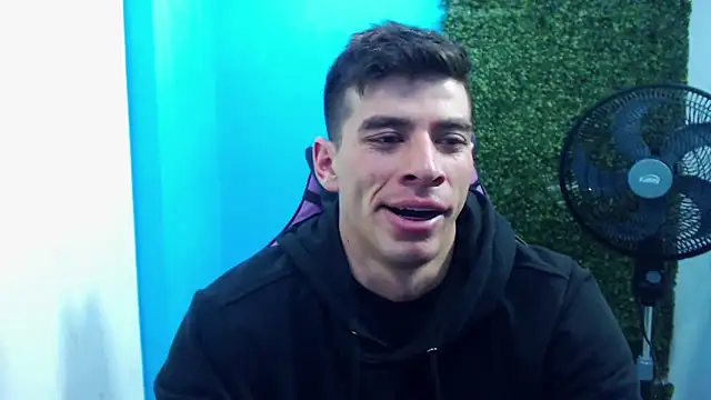 Snapshot of DEIBY_BABY chatting on January 3, 2:10 am DEIBY BABY online show from January 3, 2:10 am