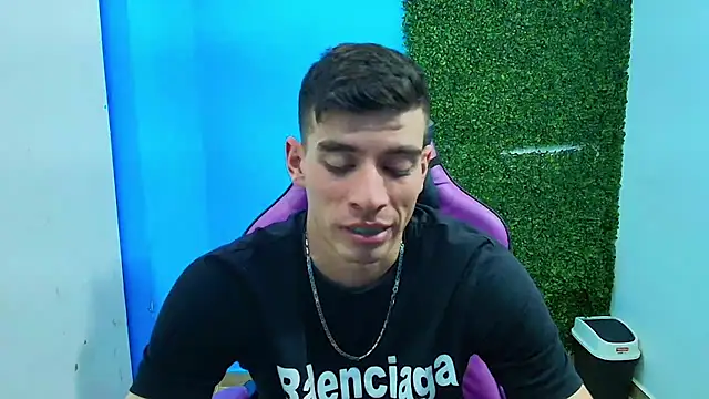 Snapshot of DEIBY_BABY chatting on January 18, 4:04 am DEIBY BABY online show from January 18, 4:04 am