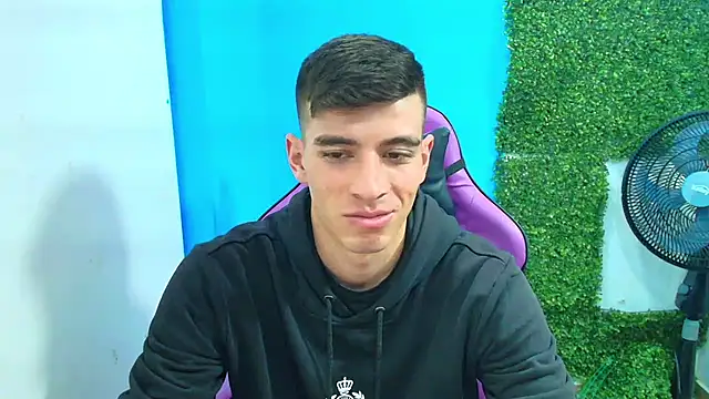 Snapshot of DEIBY_BABY chatting on January 28, 8:58 pm DEIBY BABY online show from January 28, 8:58 pm