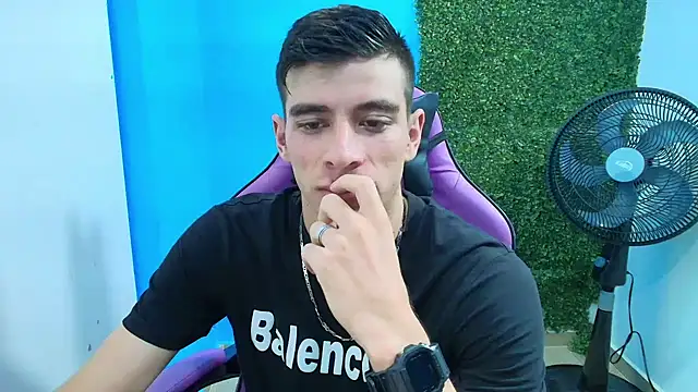 Snapshot of DEIBY_BABY chatting on February 8, 12:49 am DEIBY BABY online show from February 8, 12:49 am