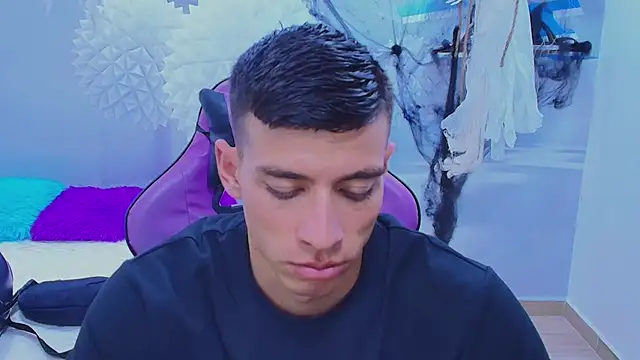 Snapshot of DEIBY_BABY chatting on November 1, 10:01 pm DEIBY BABY online show from November 1, 10:01 pm