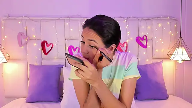 SarahSophia  online show from February 26, 11:30 am