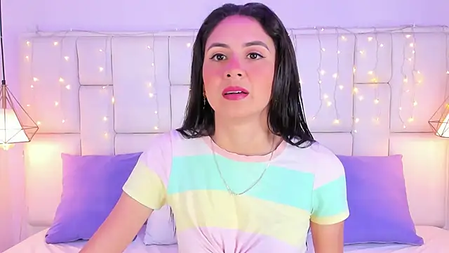 SarahSophia  online show from March 21, 11:33 am