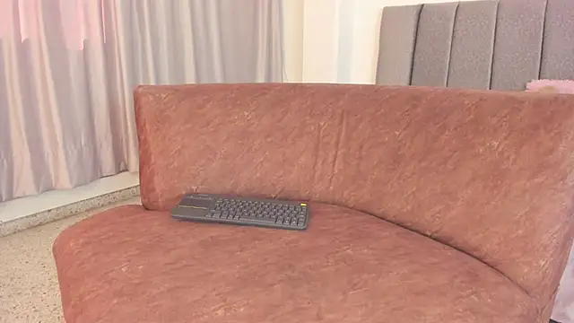 samantha stan online show from April 10, 12:10 pm