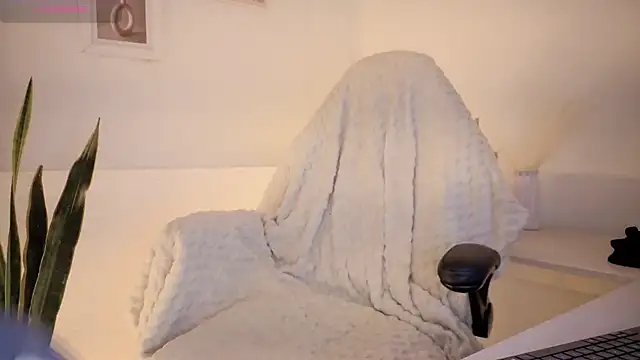 NebetColin online show from March 27, 7:57 pm