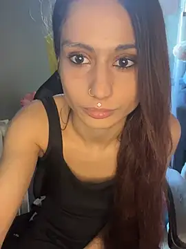 LaPetitechienne1 online show from January 21, 8:19 am