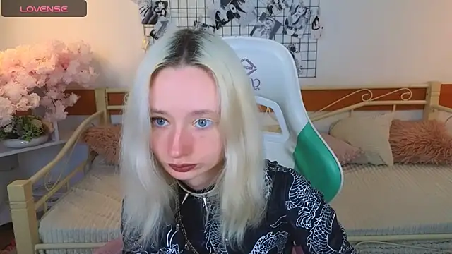 Katia Kim online show from April 15, 5:03 am