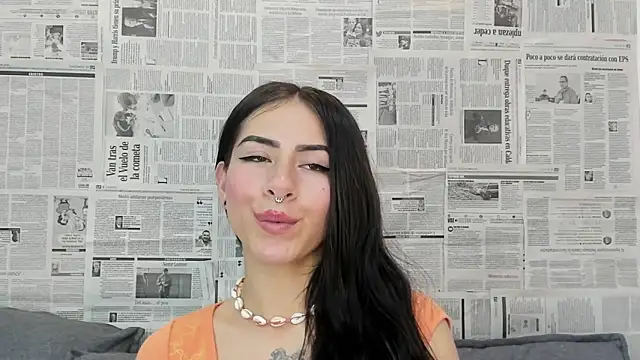 Snapshot of Mhelanny2 chatting on December 14, 10:45 am Mhelanny2 online show from December 14, 10:45 am
